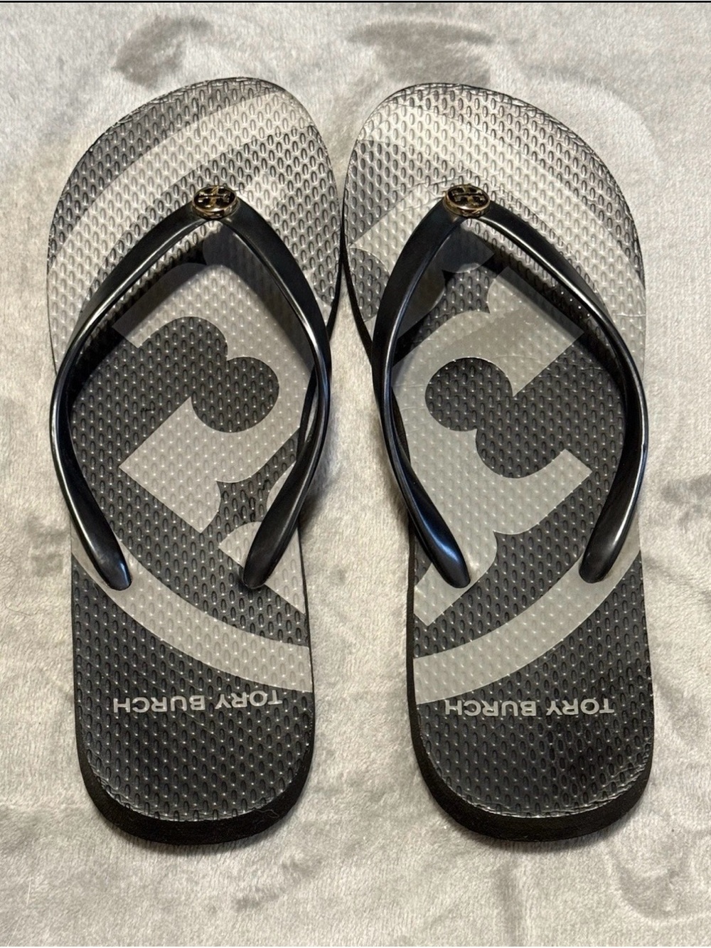 Tory Burch Flip Flops Thong Sandals Black Gray Beach EUC Women’s 8? - Picture 4 of 6